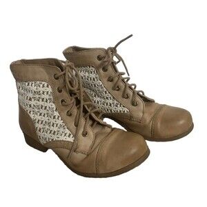 SODA Womens Size 7 Tan Lace Up Ankle Boot Combat Fashion Booties